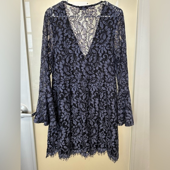 Venus Blue Lace Dress Long Bell Sleeve Witchy Mini Party Cocktail V-Neck size 16 - Picture 3 of 4